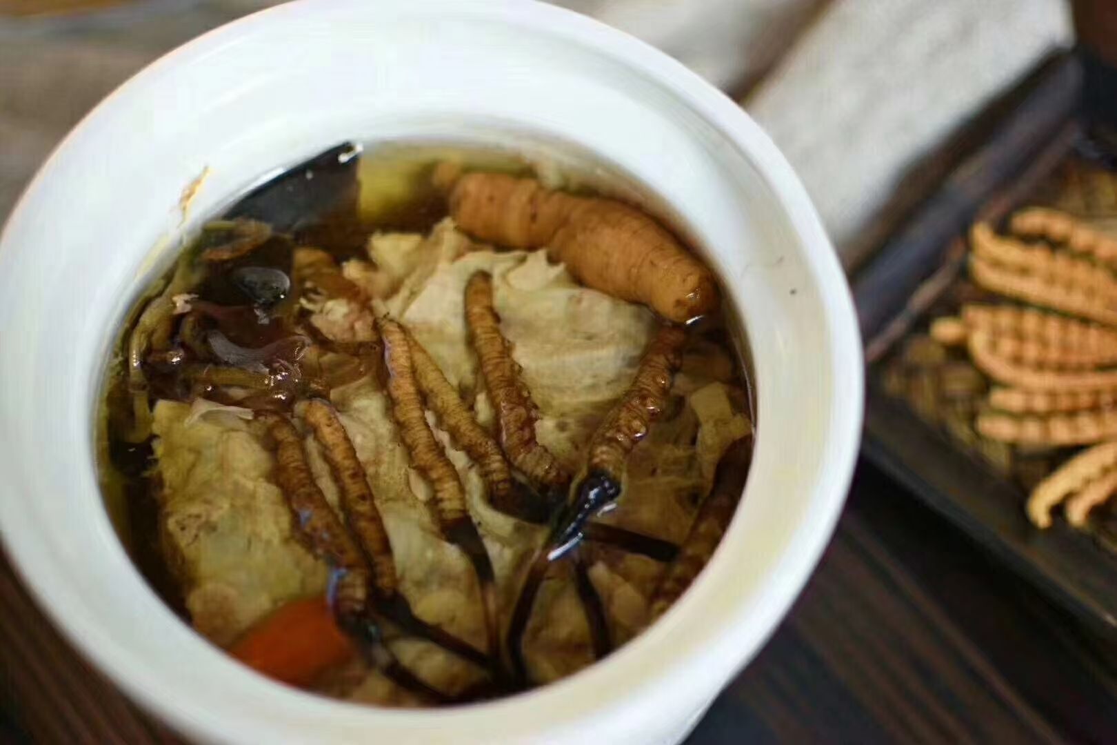 冬蟲夏草怎么食用？