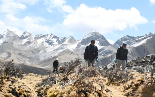  如何在保護(hù)生態(tài)環(huán)境的前提下合理利用冬蟲夏草資源？